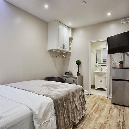 Toronto Rooms And Suites Ngoại thất bức ảnh