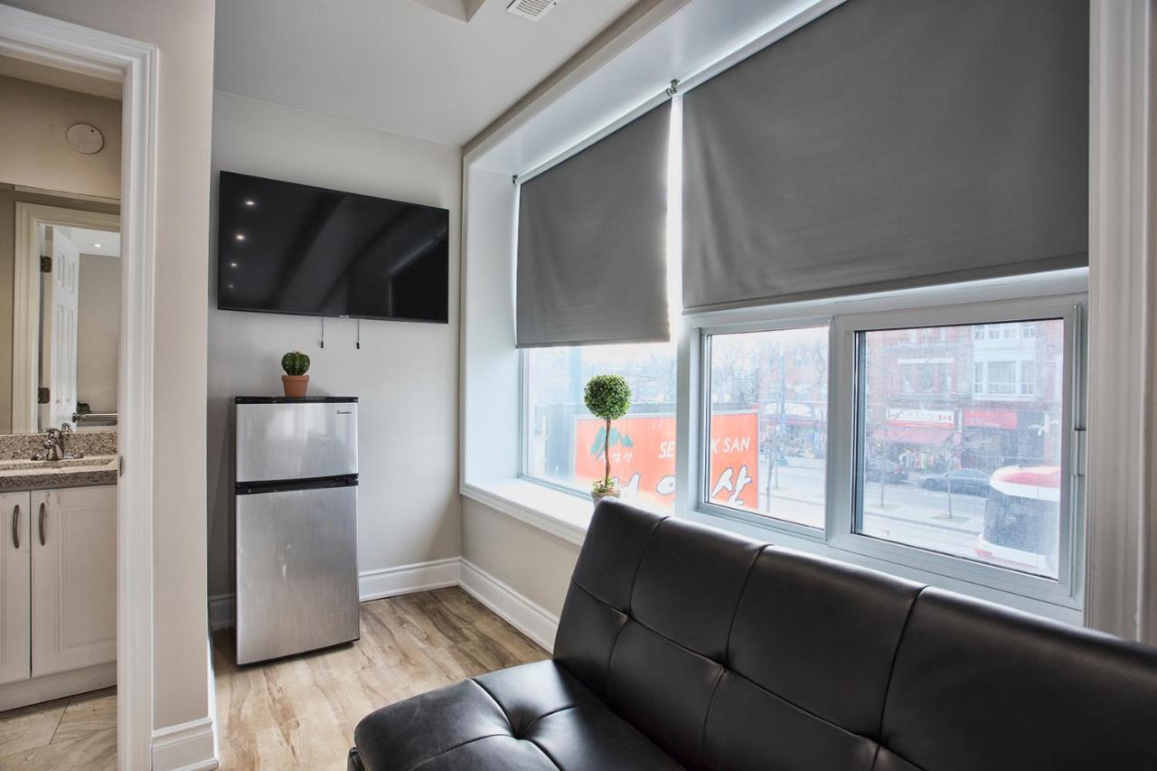Toronto Rooms And Suites Ngoại thất bức ảnh