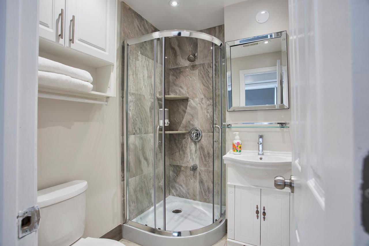 Toronto Rooms And Suites Ngoại thất bức ảnh