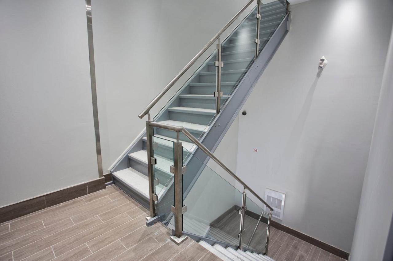 Toronto Rooms And Suites Ngoại thất bức ảnh