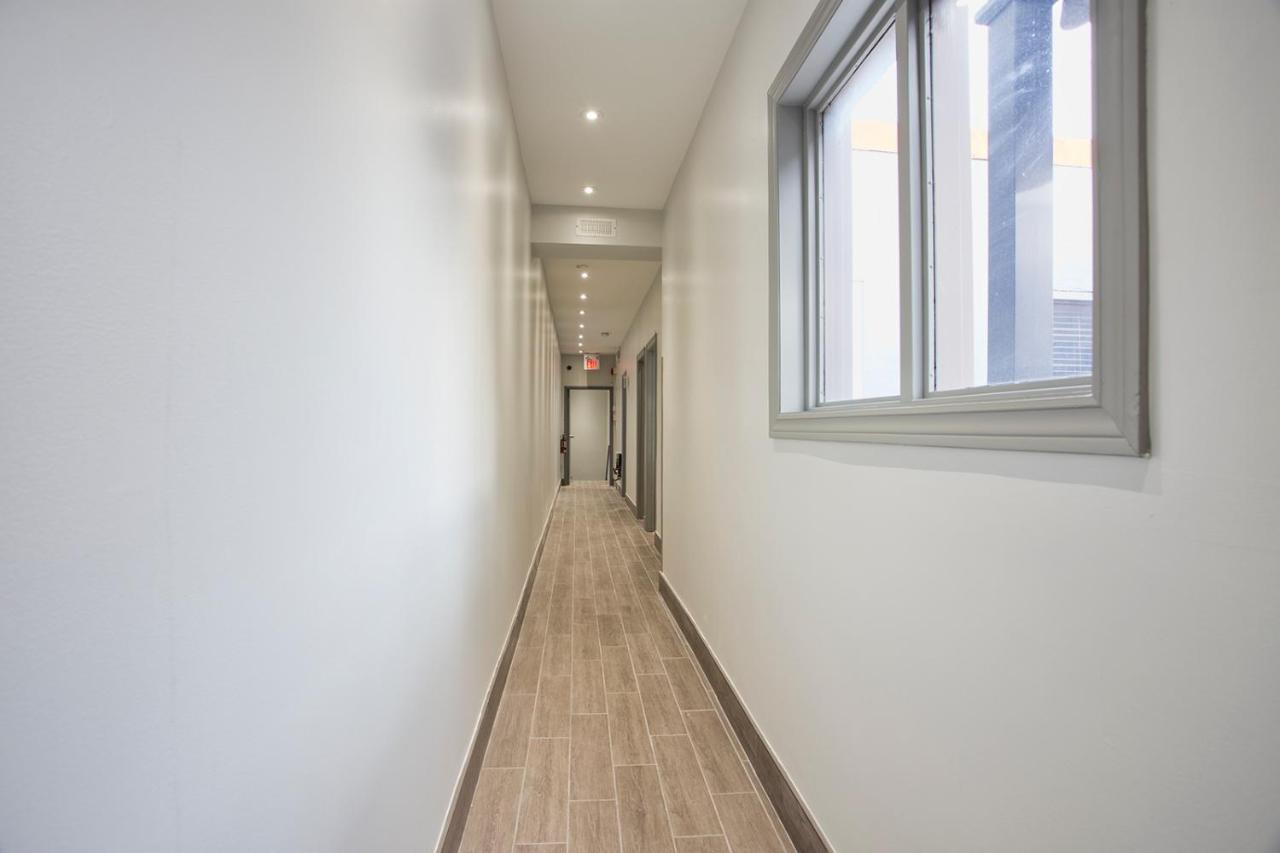 Toronto Rooms And Suites Ngoại thất bức ảnh