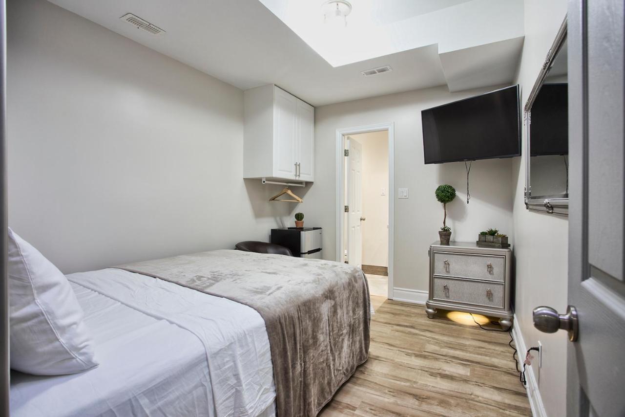 Toronto Rooms And Suites Ngoại thất bức ảnh