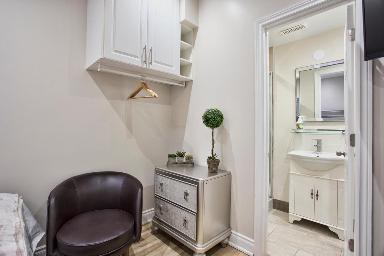 Toronto Rooms And Suites Ngoại thất bức ảnh