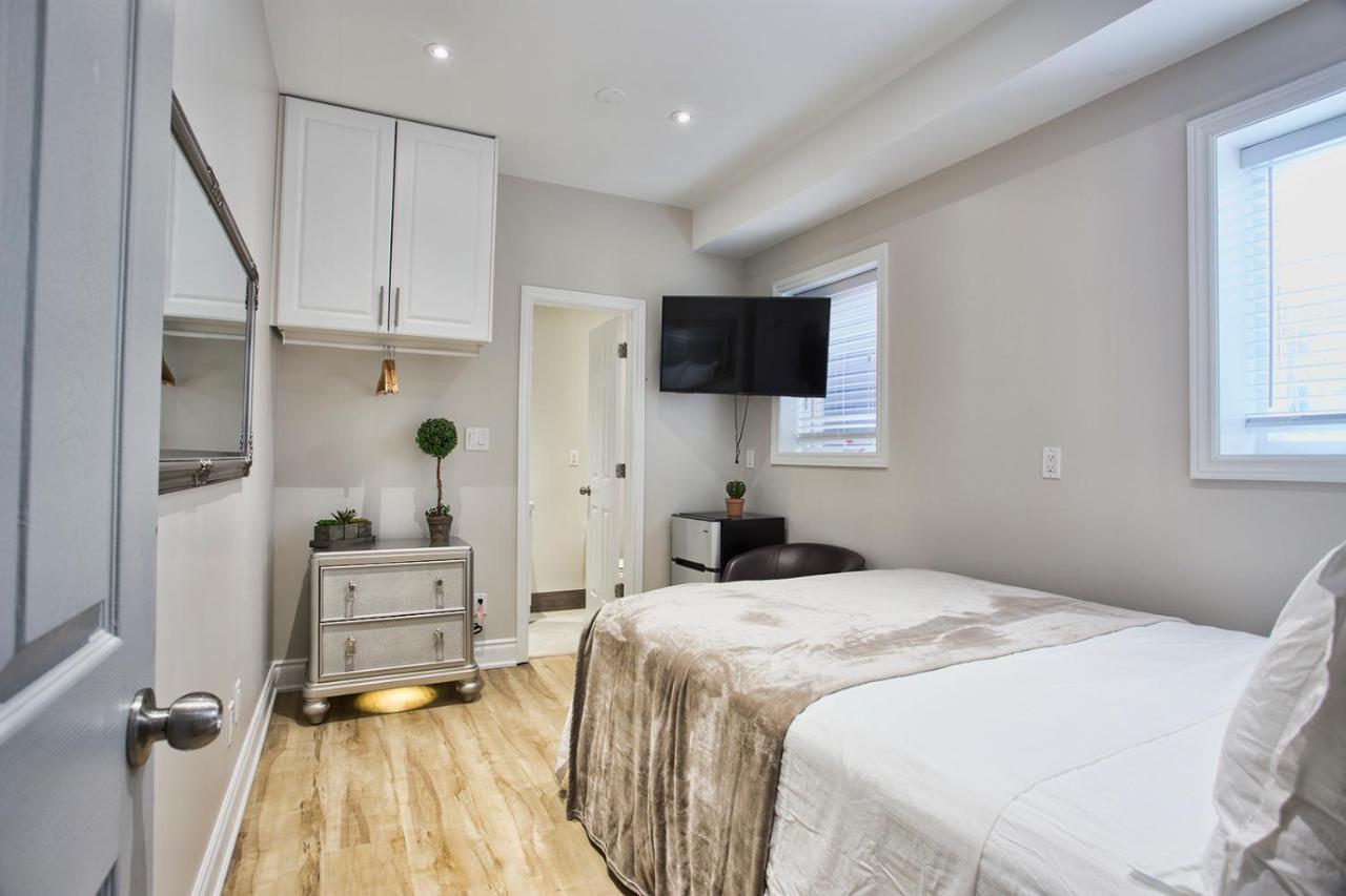 Toronto Rooms And Suites Ngoại thất bức ảnh