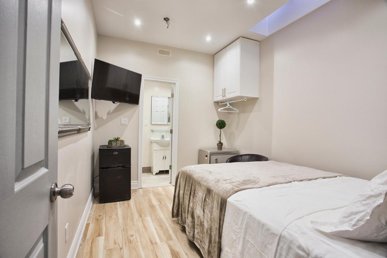 Toronto Rooms And Suites Ngoại thất bức ảnh