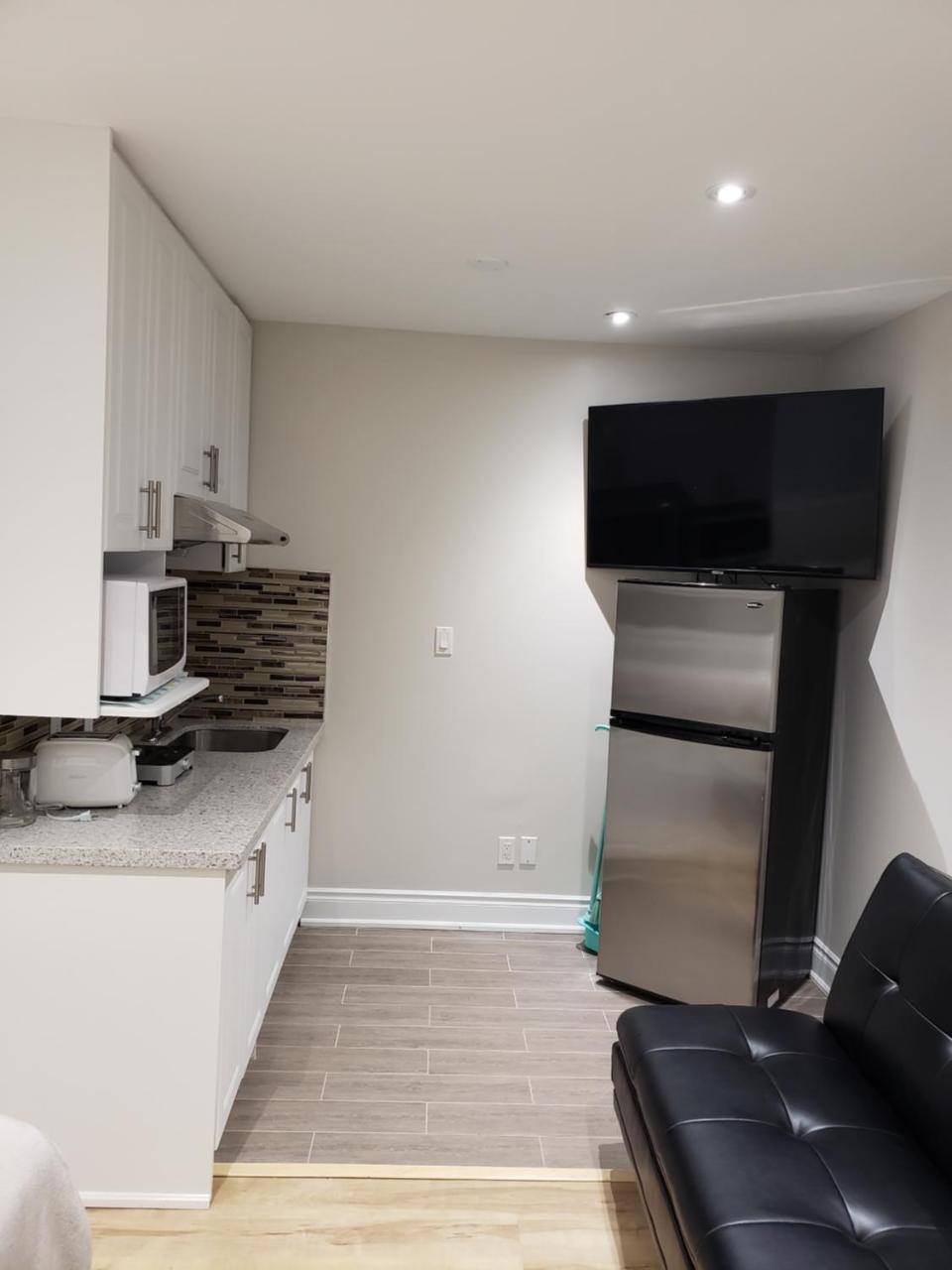 Toronto Rooms And Suites Ngoại thất bức ảnh