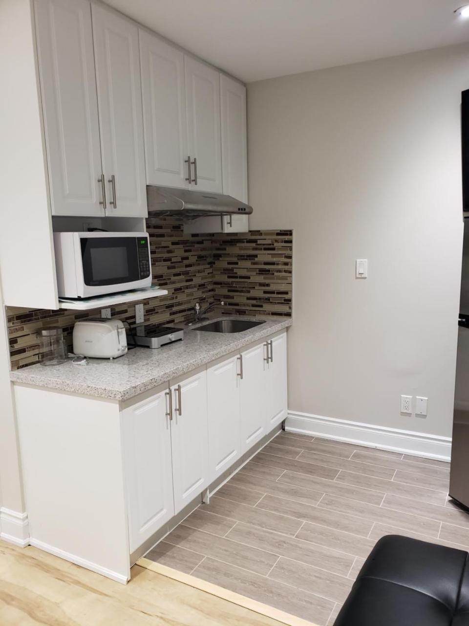 Toronto Rooms And Suites Ngoại thất bức ảnh