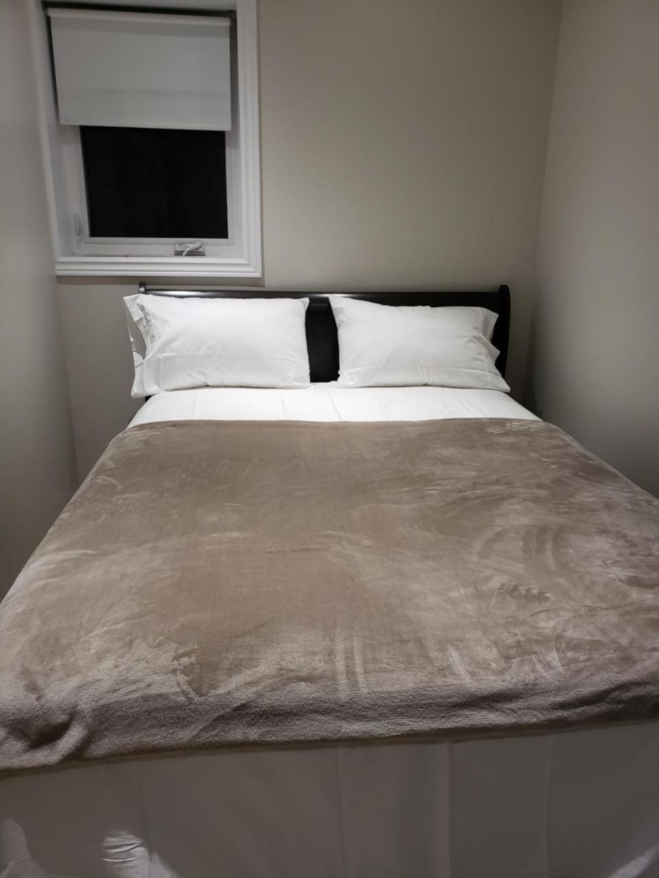 Toronto Rooms And Suites Ngoại thất bức ảnh