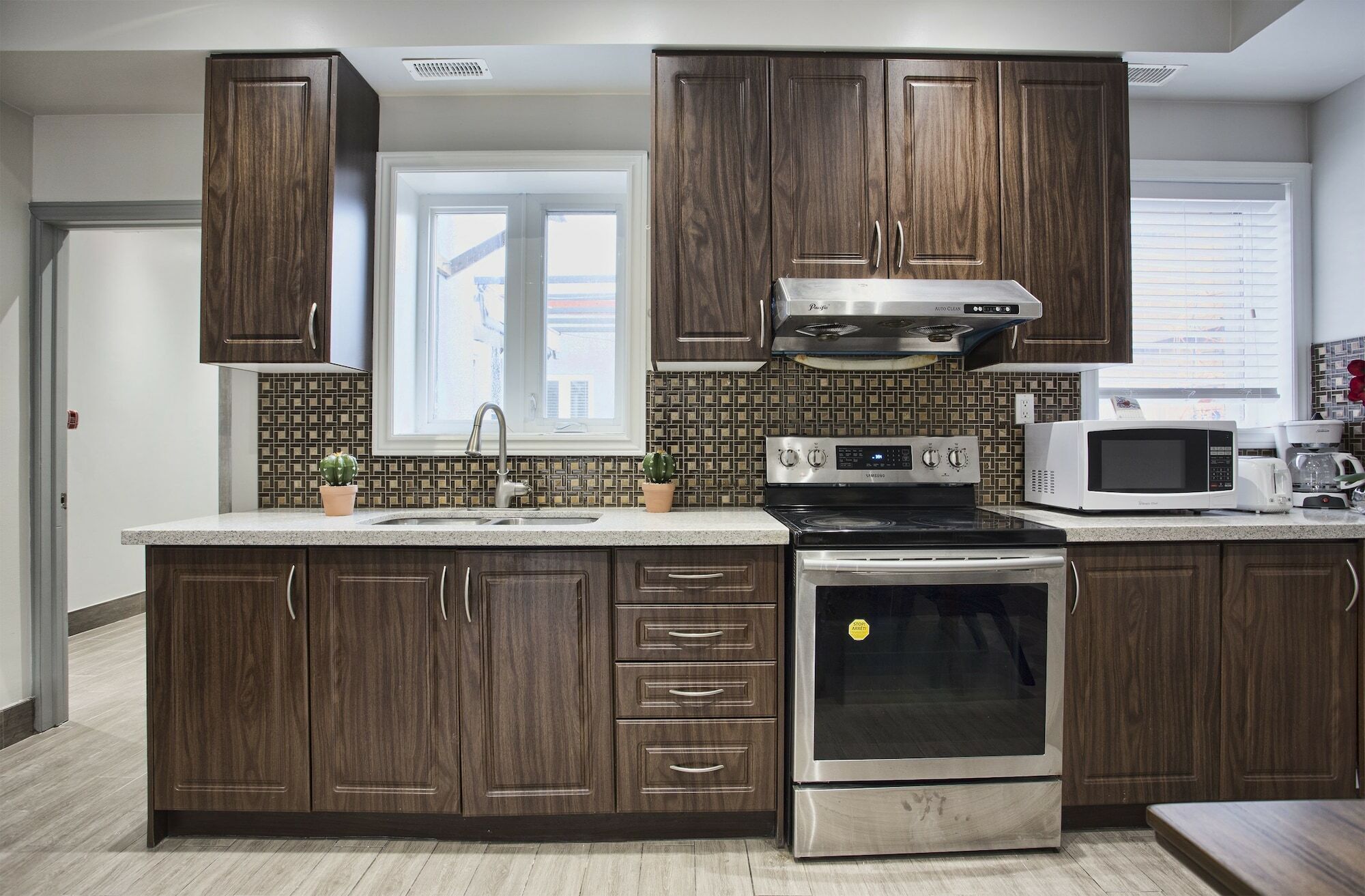 Toronto Rooms And Suites Ngoại thất bức ảnh