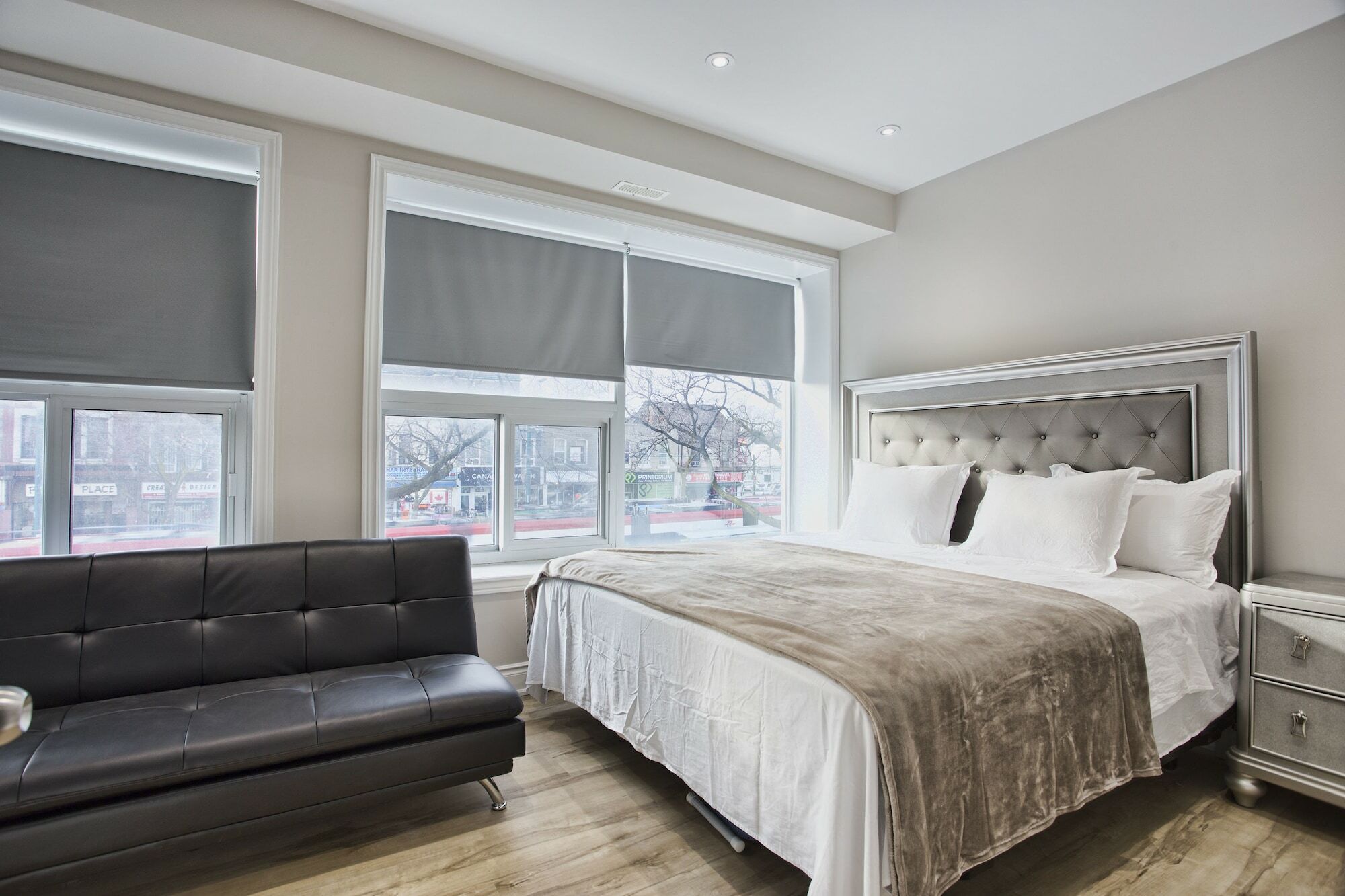 Toronto Rooms And Suites Ngoại thất bức ảnh