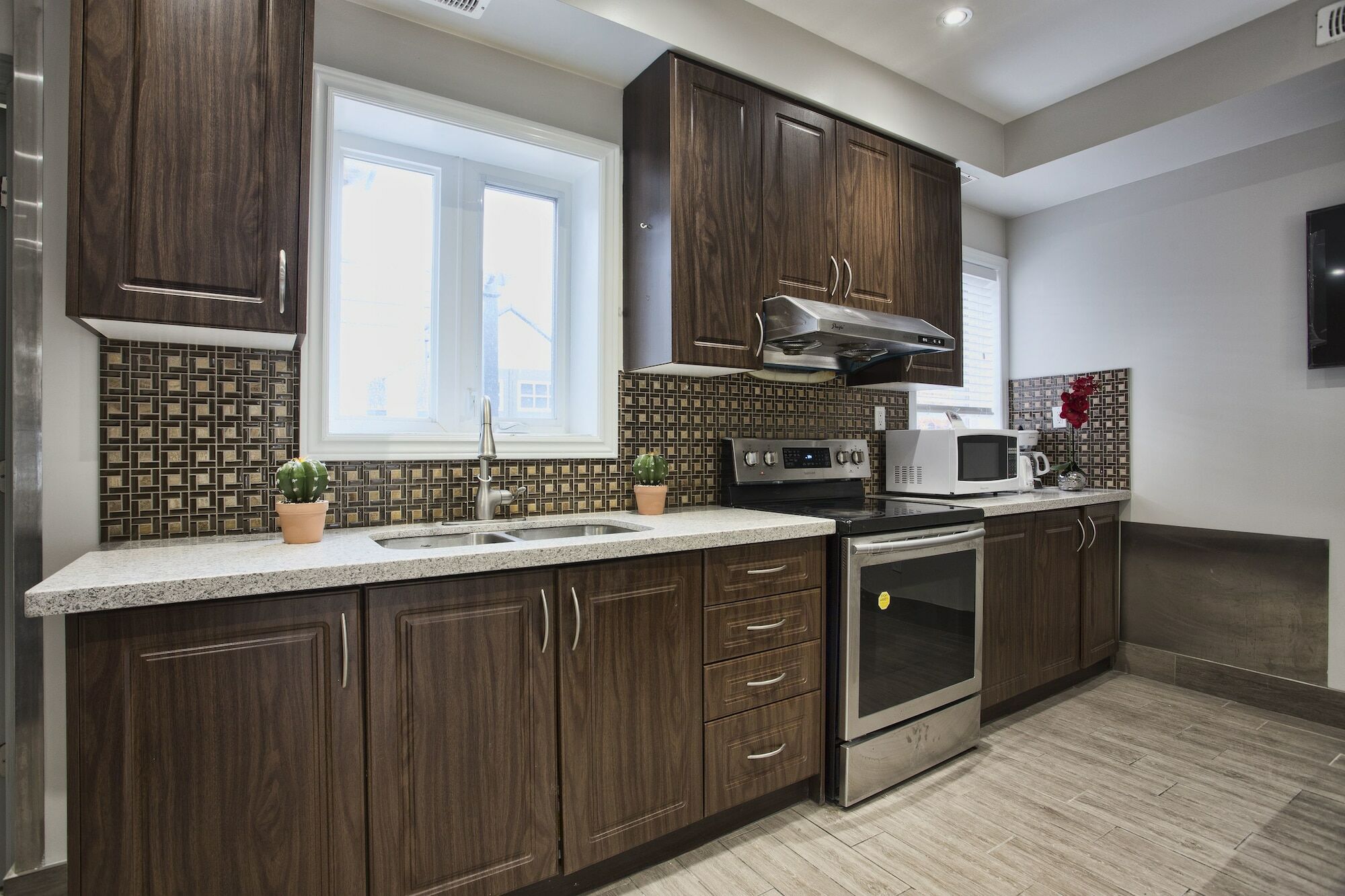Toronto Rooms And Suites Ngoại thất bức ảnh